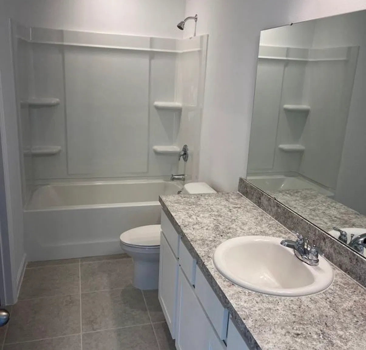 3 bed, 1605 sqft, $2,350 — Photo 4