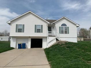 1708 Briarwood Ln, Excelsior Springs, MO 64024