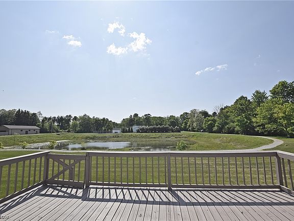 2nd image of 167 Cobblestone Ct
