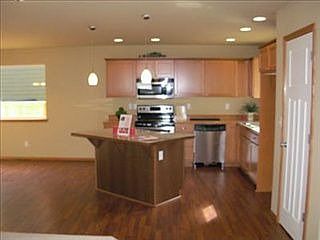 3rd image of 114 Goldenrod St