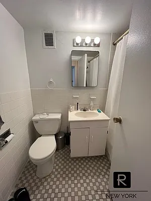 Rented by R New York | media 11