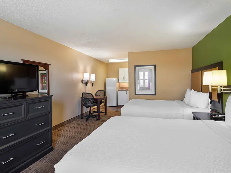 Studio Suite - 2 Queen Beds