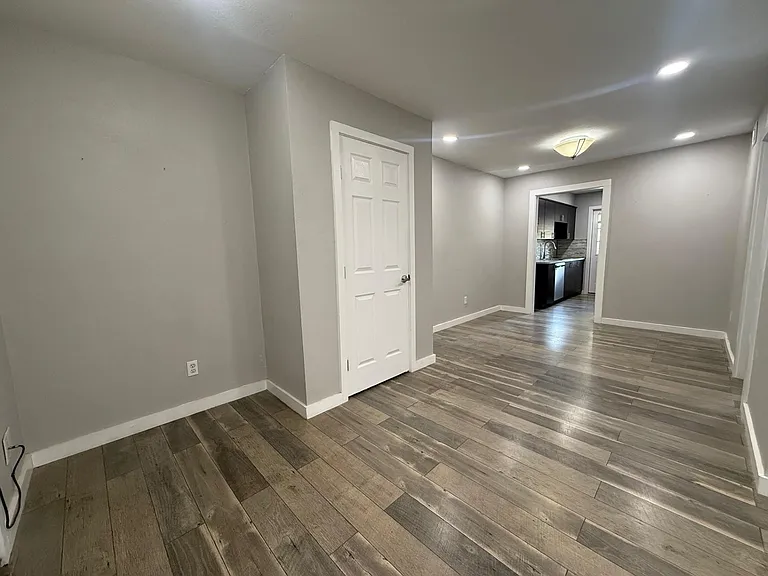 8299 Kingsbrook Rd #280 — Photo 6