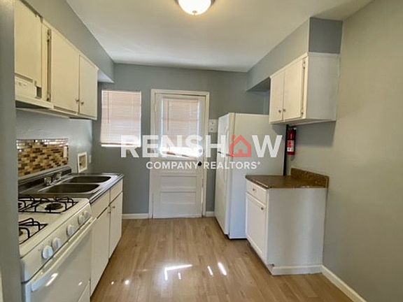 4th image of 2767 Waverly Ave APT 6