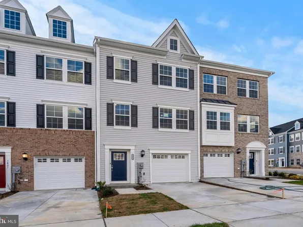 1423 Clingmans Dome Dr, Frederick, MD 21702