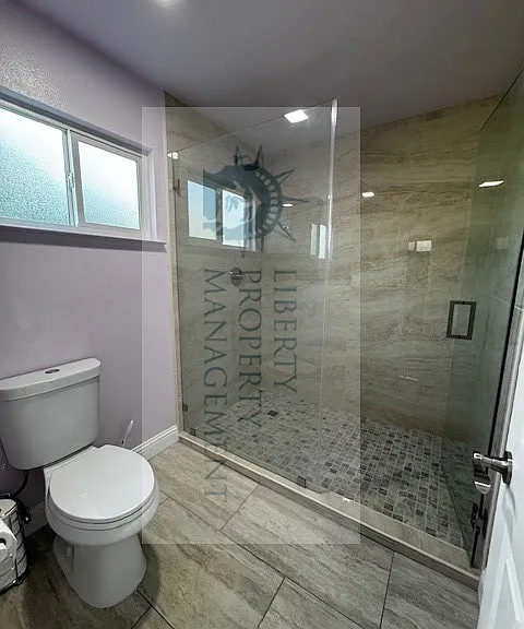 10757 N Armstrong Ave — Photo 14