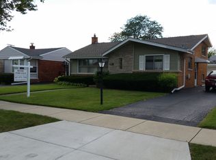 8820 Osceola Ave, Morton Grove, IL 60053