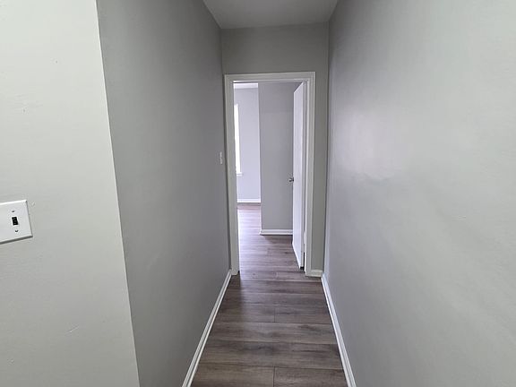 4th image of 4710 Tampa St #2