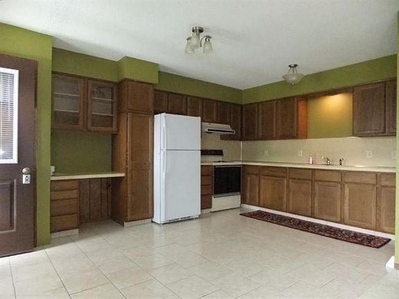 3rd image of 8467 Elkwood St SW