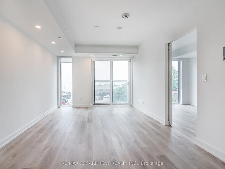 370 Martha St #309 — Photo 18