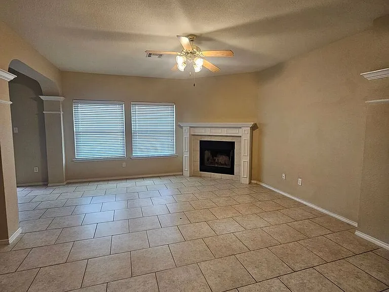3020 Rain Dance Loop — Photo 2