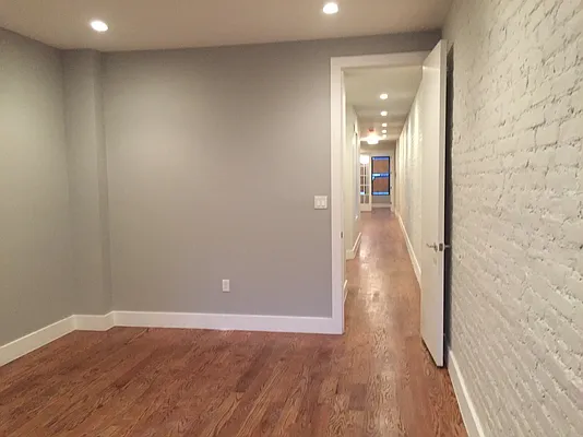 Rented by EXR | media 105