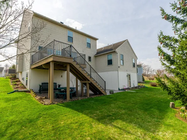 47 Dawkins Dr, East Earl, PA 17519