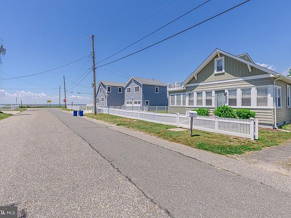 5th image of 1 Englewood Rd