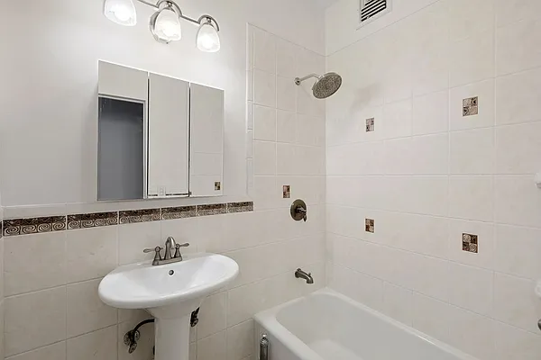 Rented by Compass | media 7