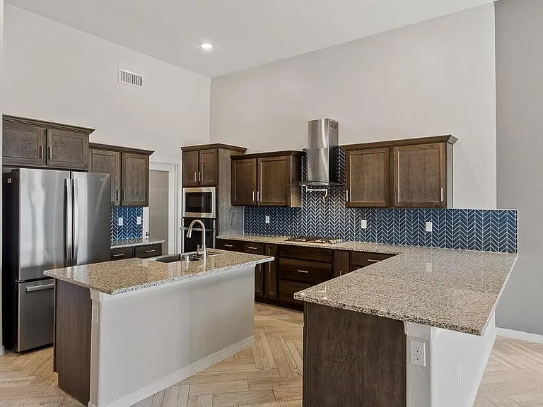 913 Louisiana Downs Ave — Photo 7