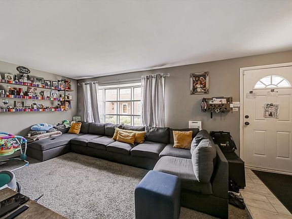 3rd image of 8811 Robin Dr APT C