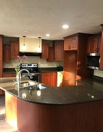 3rd image of 12 Laurelwood Dr