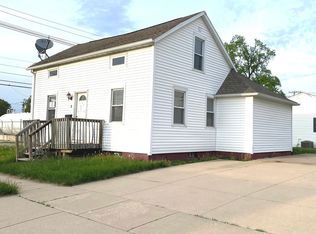 3 S Vernon St, Princeton, IL 61356