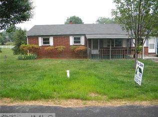 1754 Fancy Gap Rd, Mount Airy, NC 27030