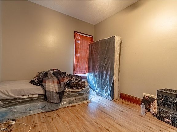 4th image of 4619 Pearse Ave