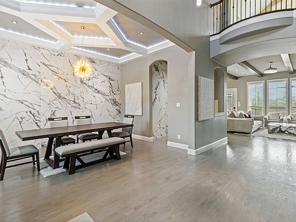 3rd image of 412 Winding Ridge Trl