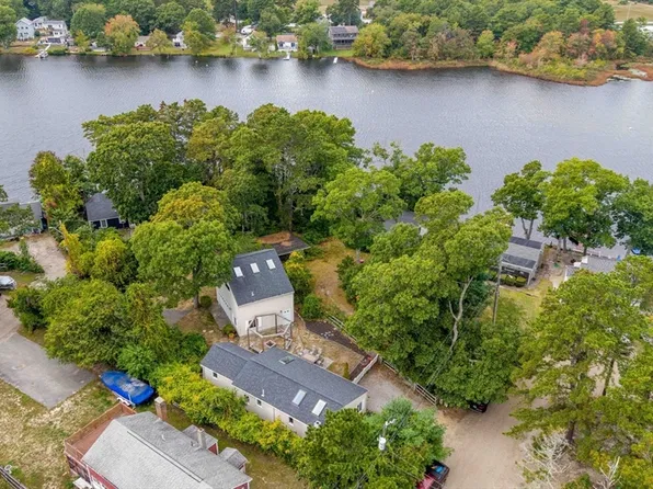 6 Agawam Dr, East Wareham, MA 02538