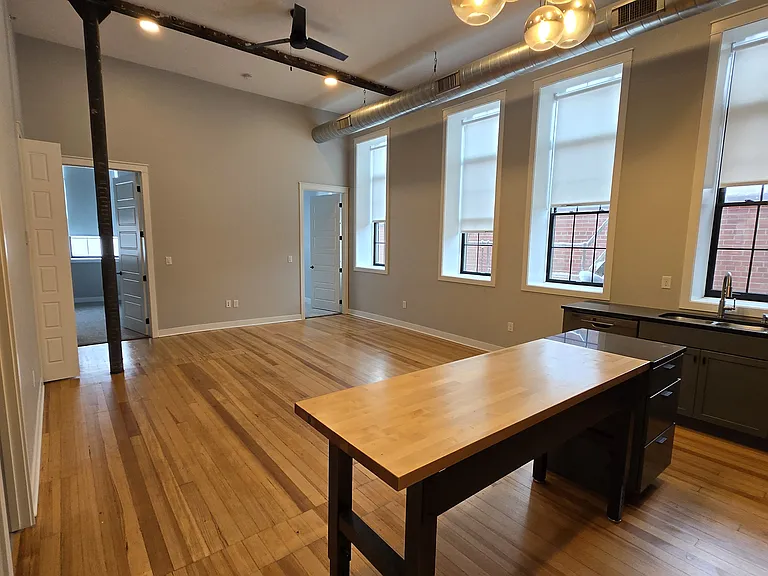 218 N Locust St #203 — Photo 3