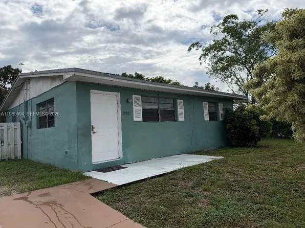 2001 SW 100th Ave, Hollywood, FL 33025