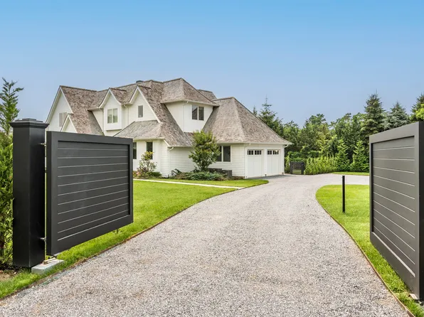 https://photos.zillowstatic.com/fp/2ca0cdb3d660ad3221fe3ae3374e32bf-p_e.webp