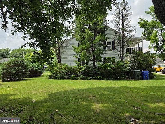 4th image of 904-906 Chestnut St