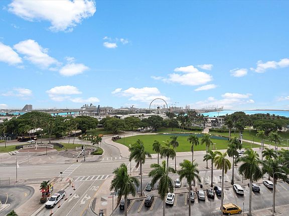 4th image of 244 Biscayne Boulevard #701