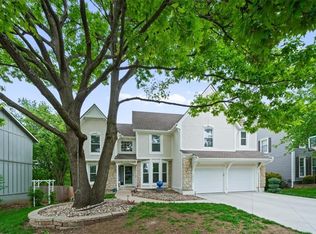 8604 W 153rd St, Overland Park, KS 66223