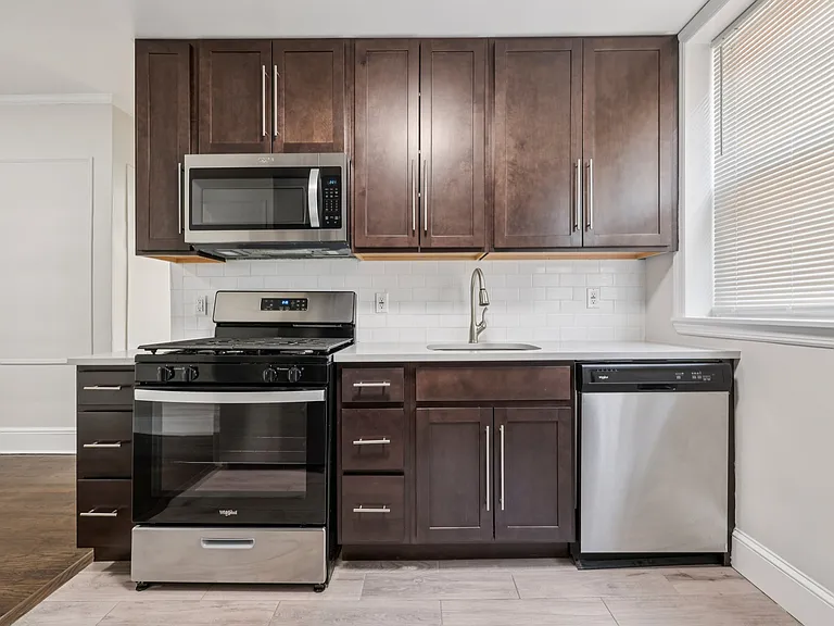 539 Joralemon Street Apts — Photo 9