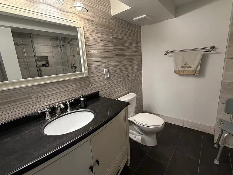 1870 Grosse Pointe Cir — Photo 22