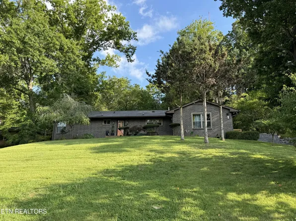 100 Orchard Cir, Oak Ridge, TN 37830