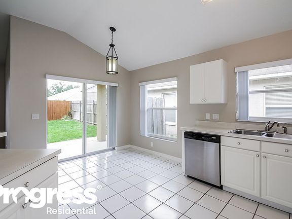 4th image of 9801 Laurel Ledge Dr