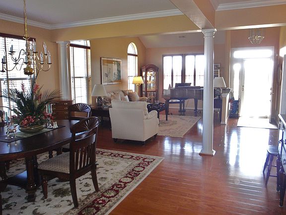 Living Room/Dining Room