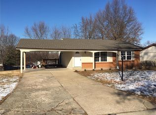 215 Blue Creek Dr, O'Fallon, MO 63366