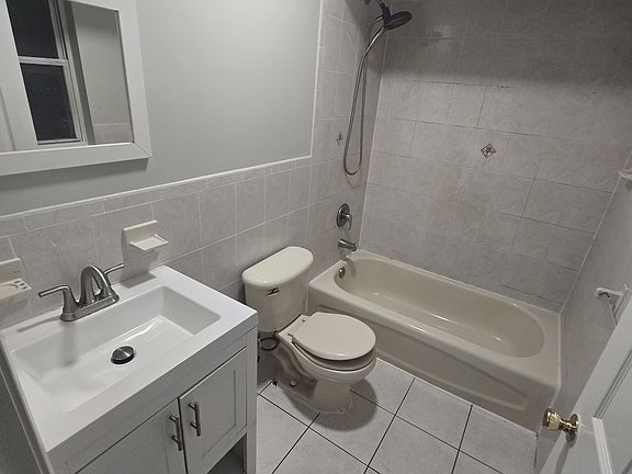 3rd image of 132 Fabyan Pl #G2