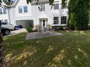 365 Lindsay Ln, Brookfield, WI 53045
