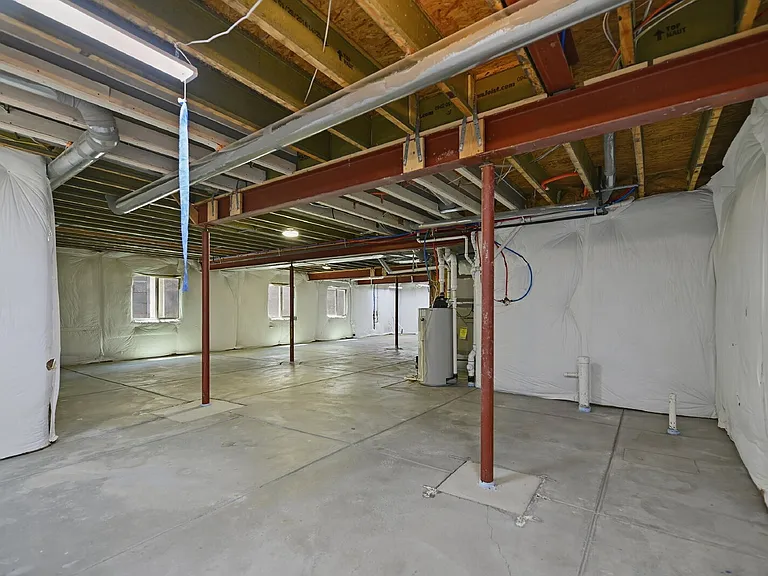 16006 Swan Mountain Dr — Photo 39