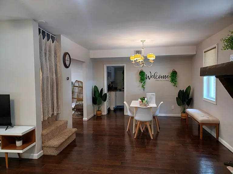1645 Loring Dr NW — Photo 10