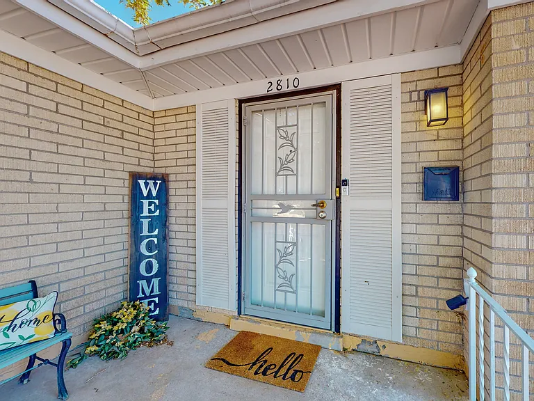 2810 Carolina St NE — Photo 4