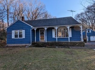 34 Colonial Rd, Sutton, MA 01590