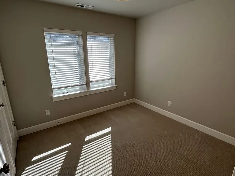 752 NW Ogden Ave — Photo 21