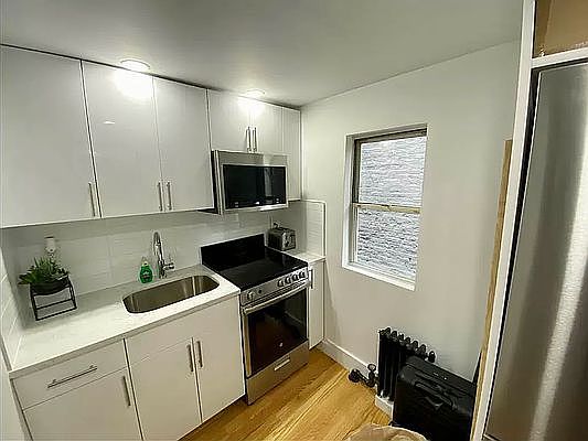 2nd image of 182 Avenue A APT 3B