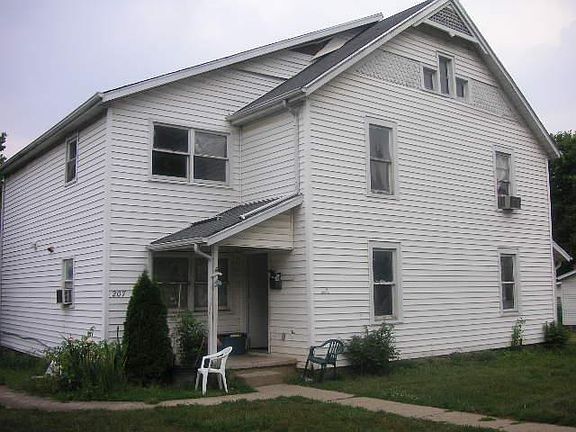 2nd image of 207 N High St APT B