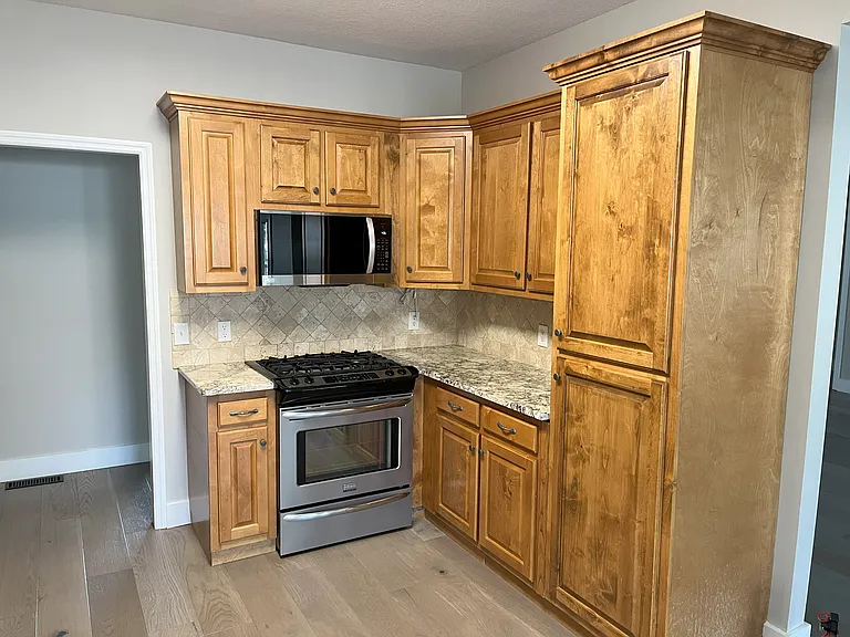 7629 Prince Dr — Photo 10