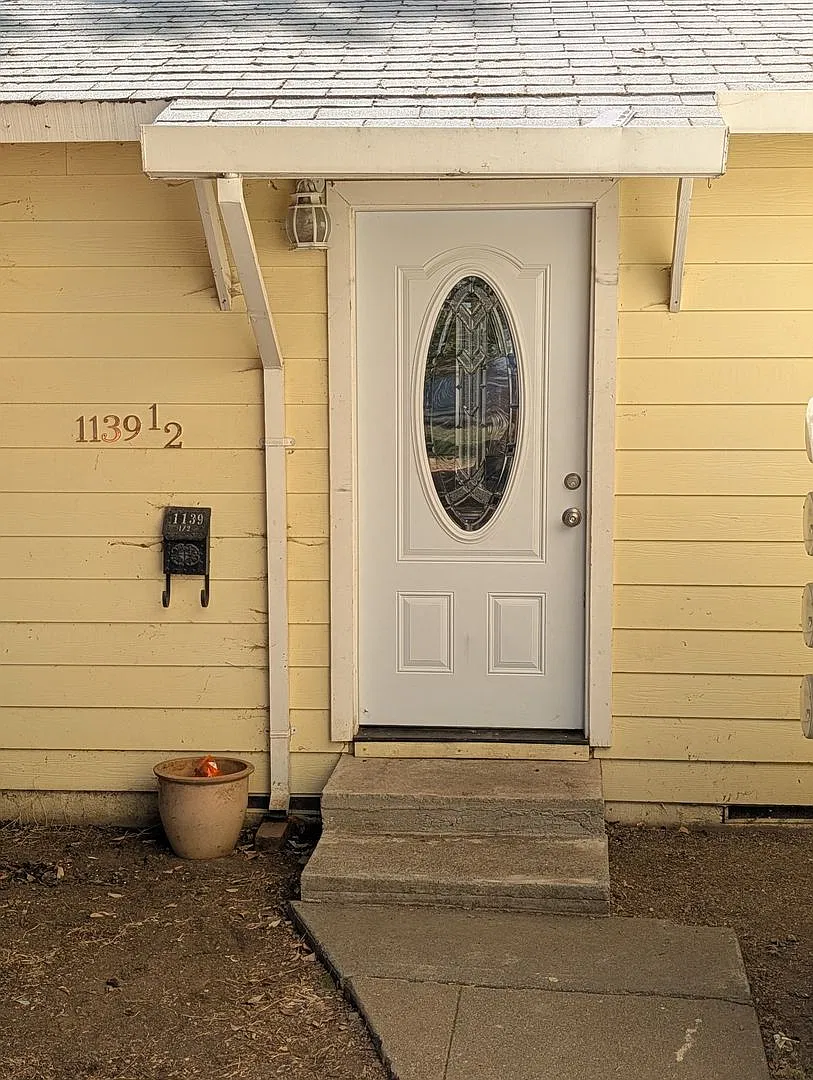 Franklin, 1139 1/2 — Photo 1